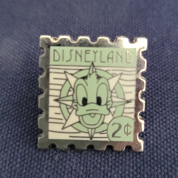 Set of 4 Disney Pins for Trading, Donald Duck, Pluto, Goofy, and Freddie the Bat - Picture 3 of 6